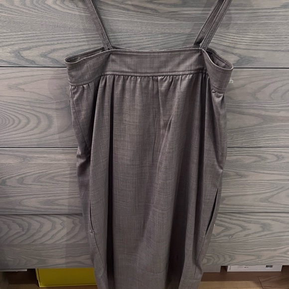 Gray sleeveless dress - Picture 2 of 4